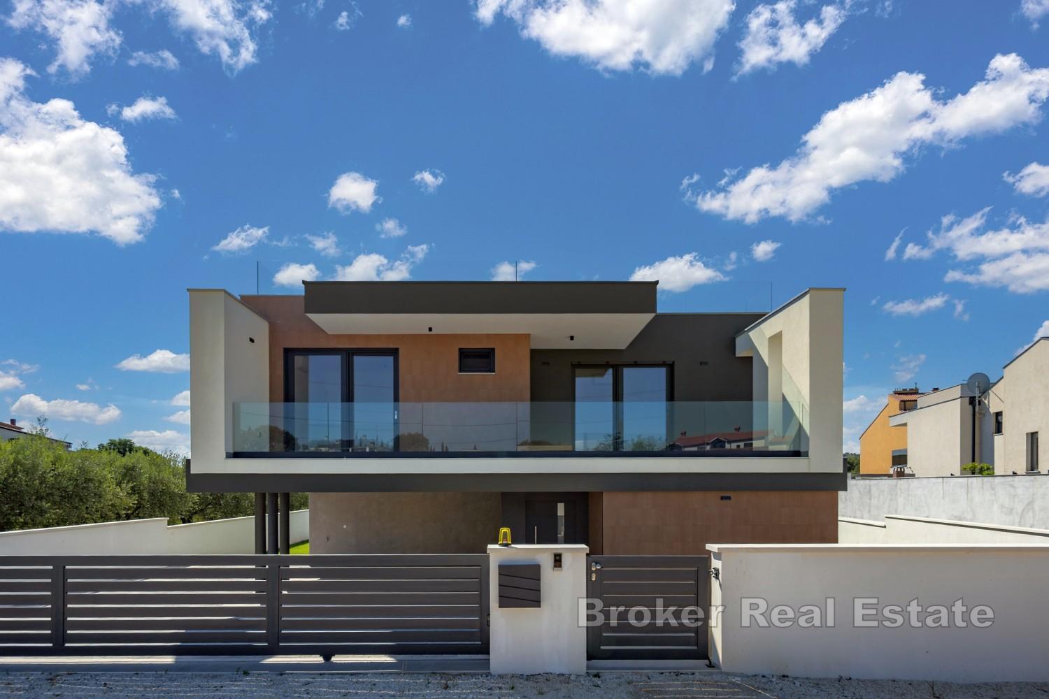 Villa di lusso vicino al mare, con piscina e terrazza panoramica