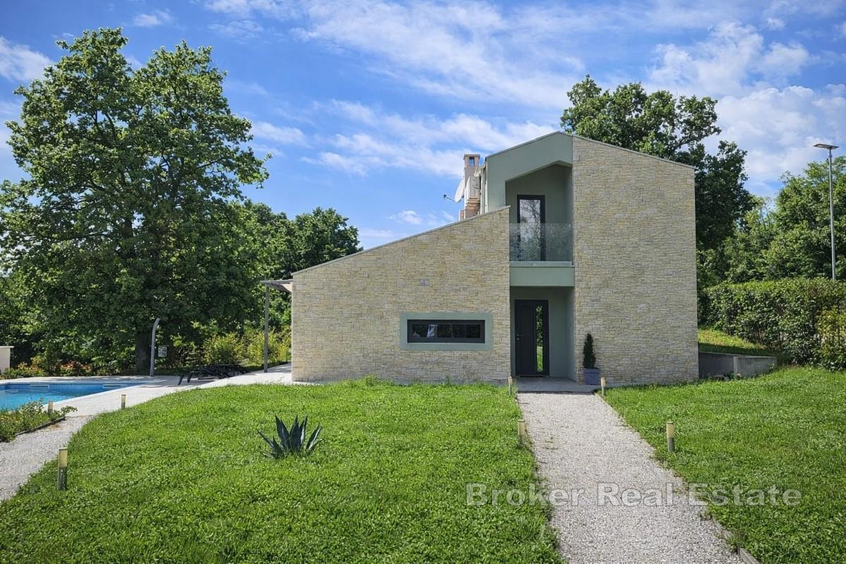 Villa de luxe avec piscine et jardin clos dans un cadre paisible