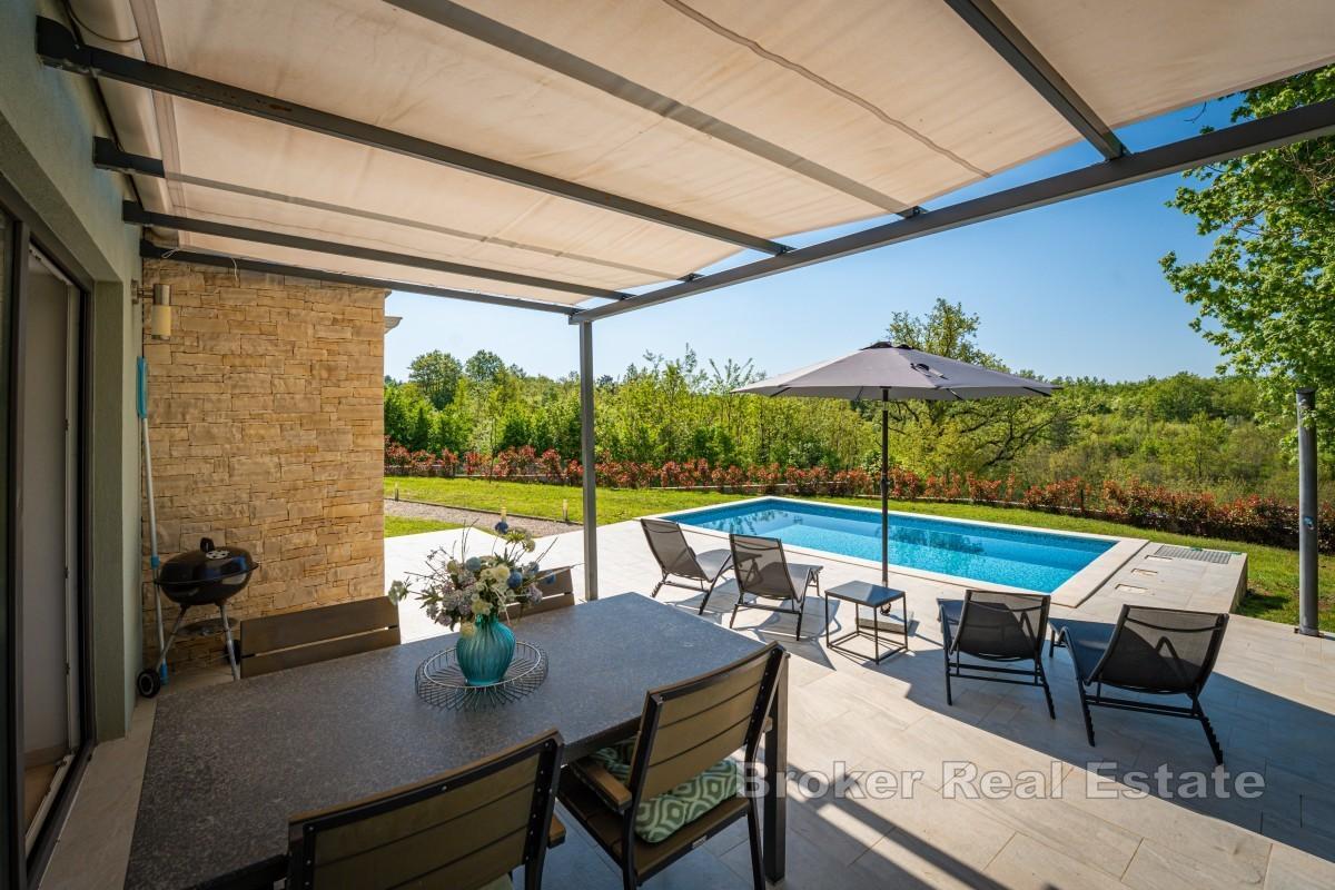 Villa de luxe avec piscine et jardin clos dans un cadre paisible