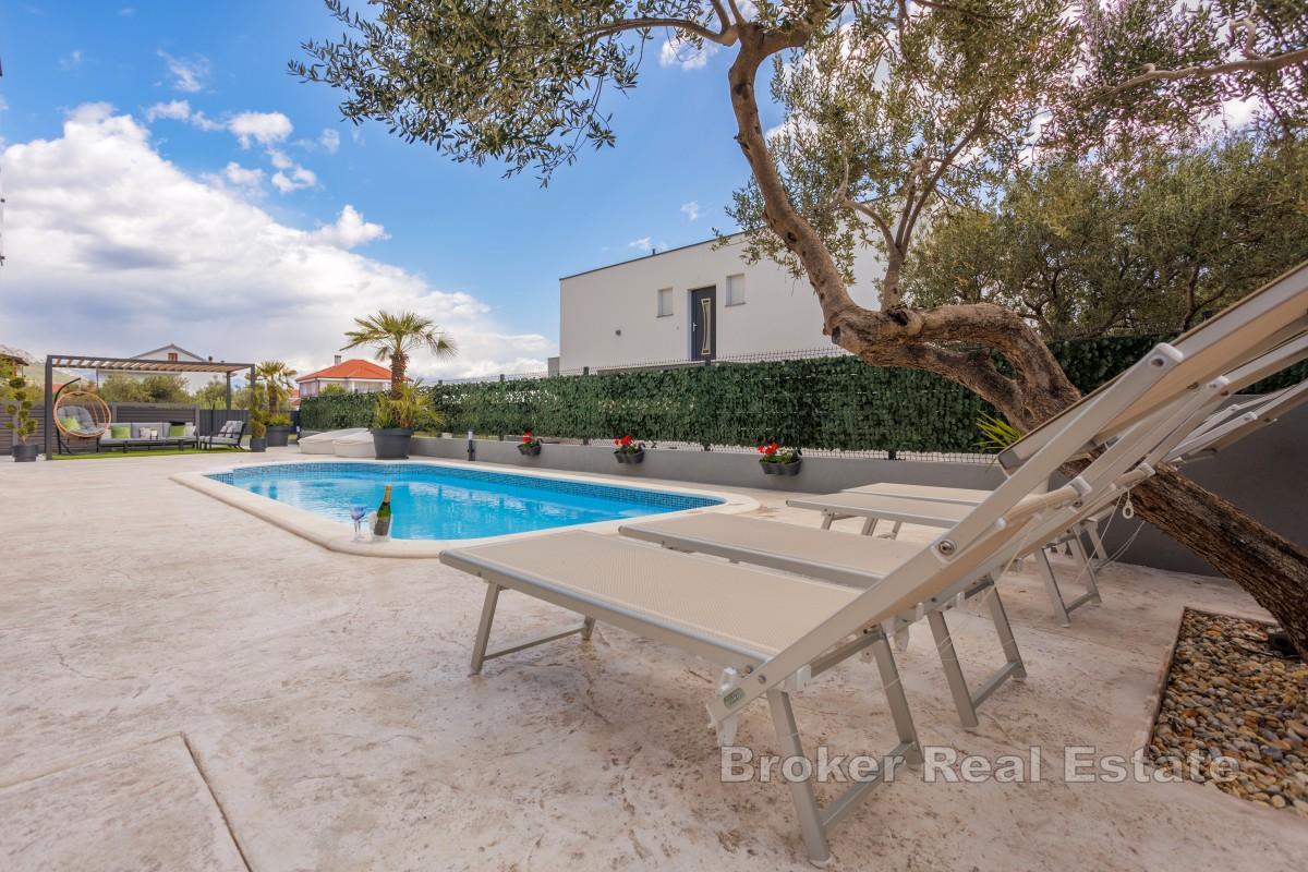 Luxuriöse Villa mit Pool