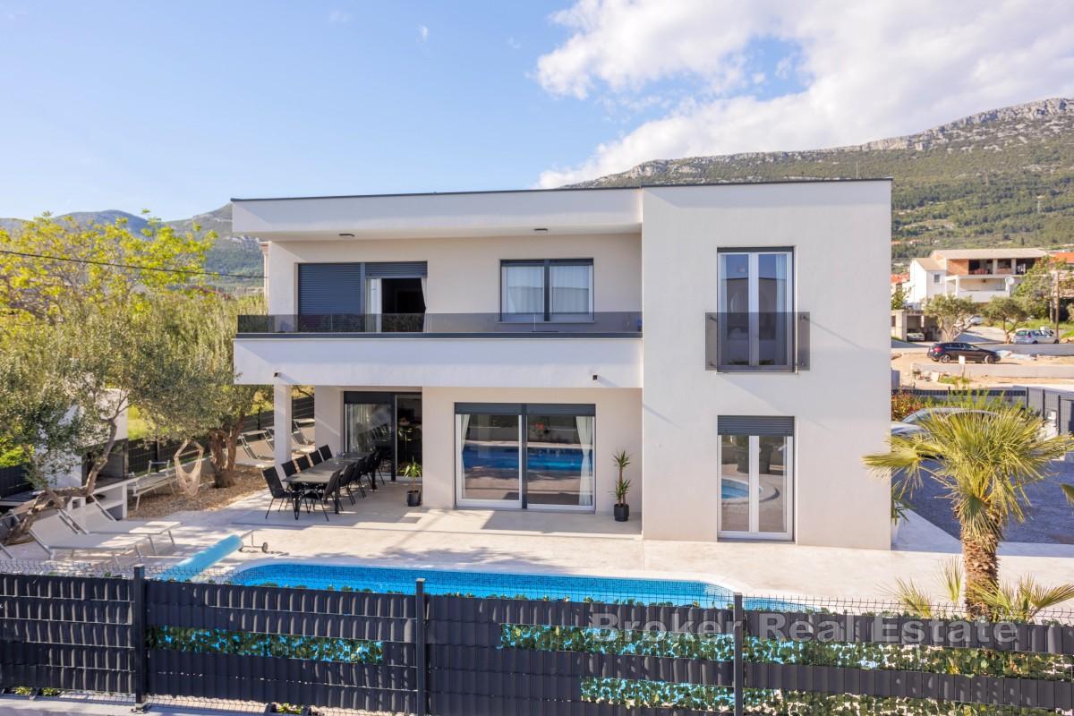 Luxuriöse Villa mit Pool