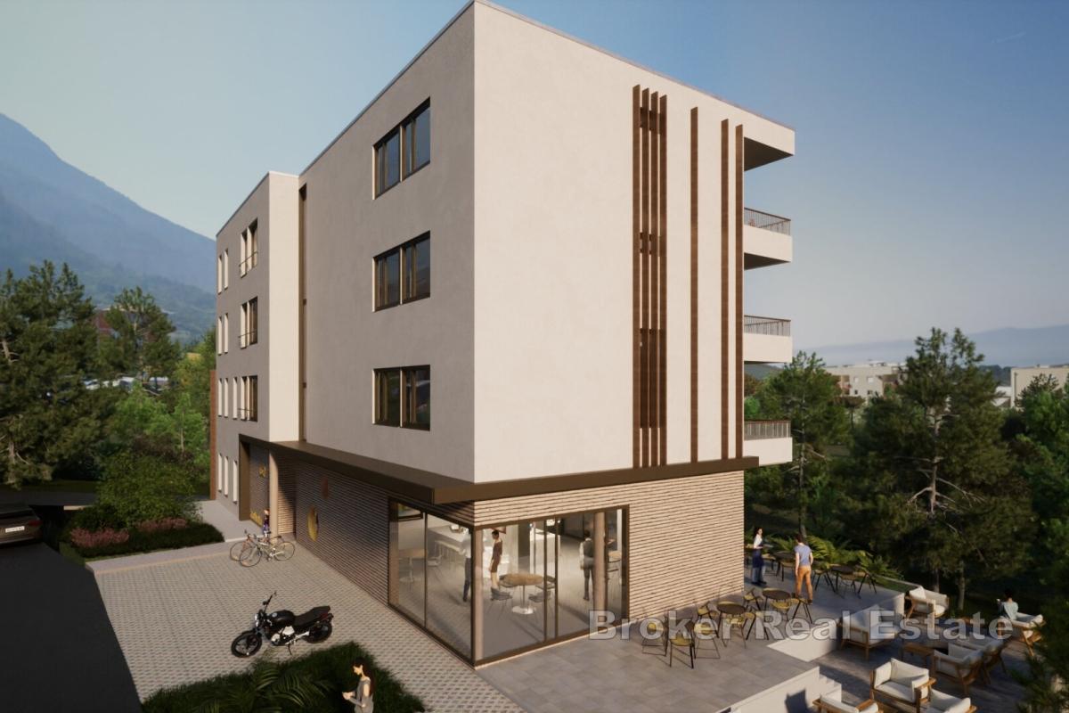Monolocale con balcone in un edificio di nuova costruzione