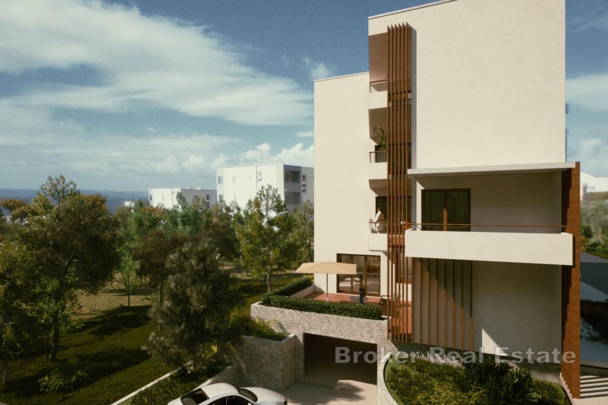 Monolocale con balcone in un edificio di nuova costruzione