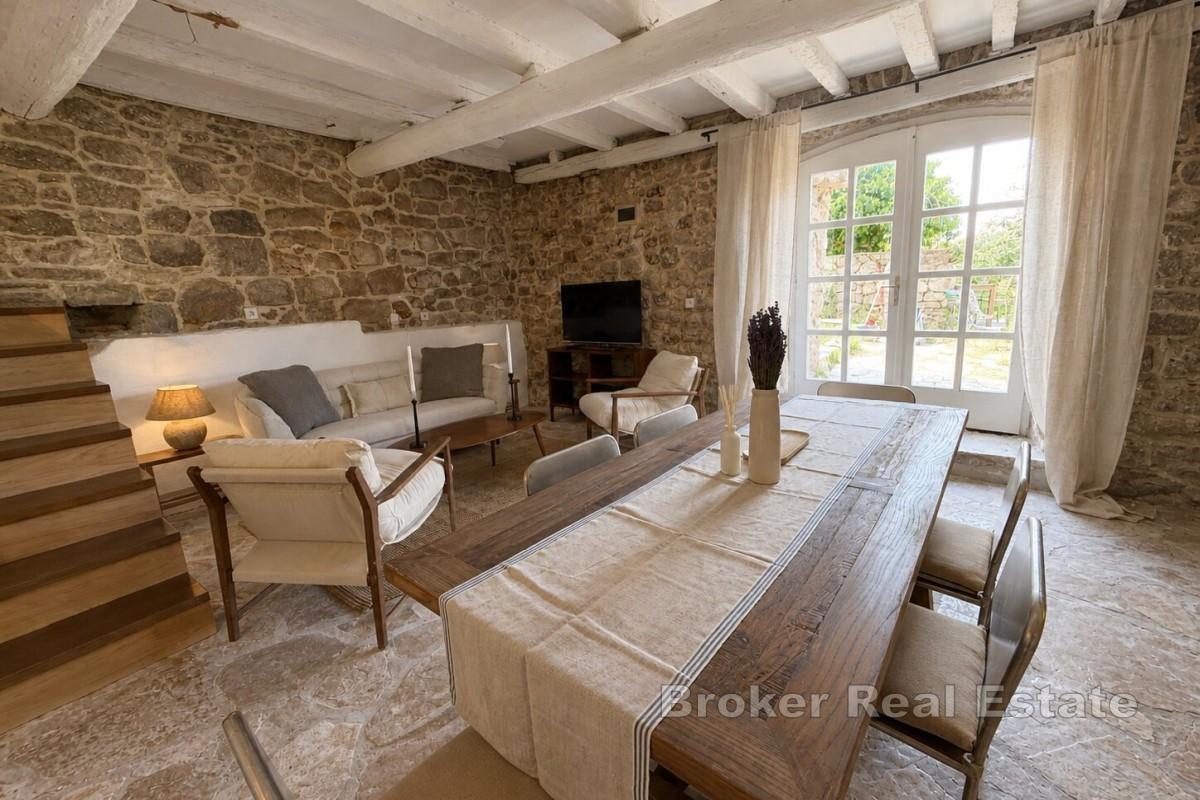 Authentisches Steinhaus – Tradition trifft Eleganz