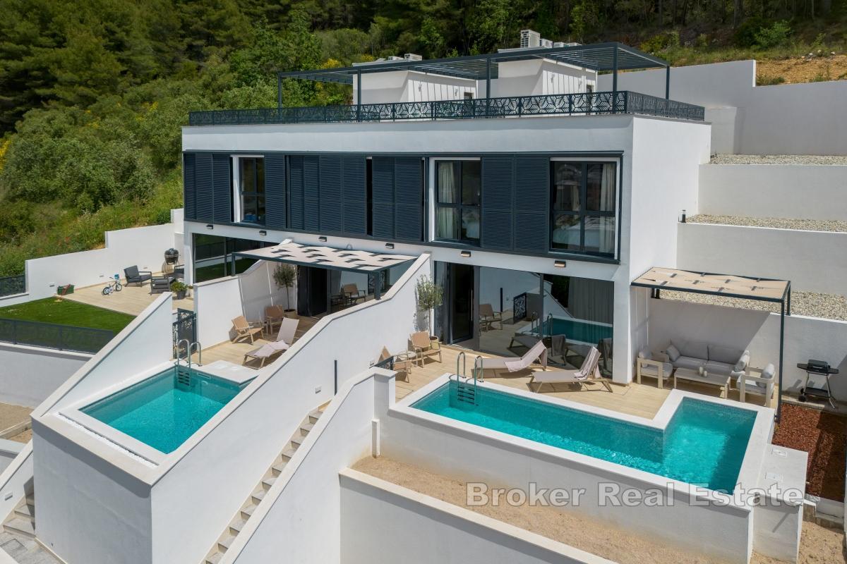 Modernes Apartment in einer Luxusvilla mit Pool und Dachterrasse
