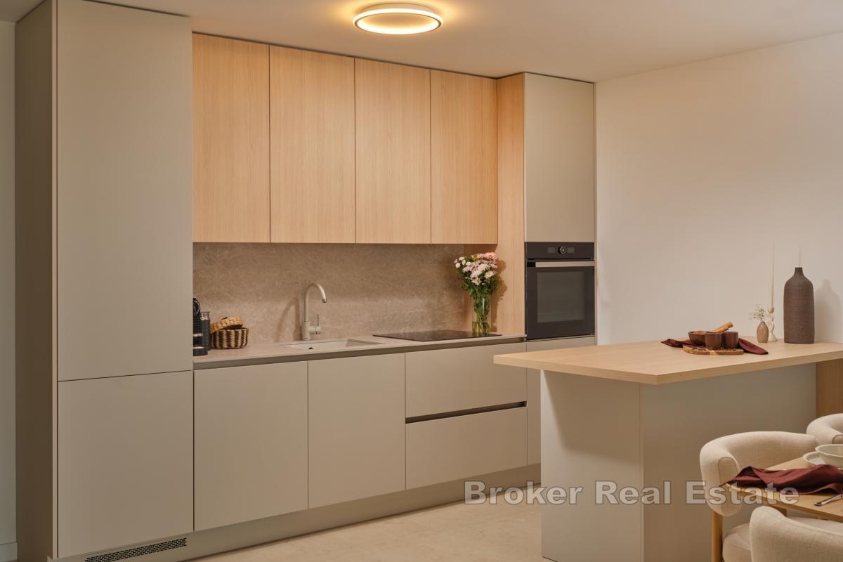 Modernes Apartment in einer Luxusvilla mit Pool und Dachterrasse