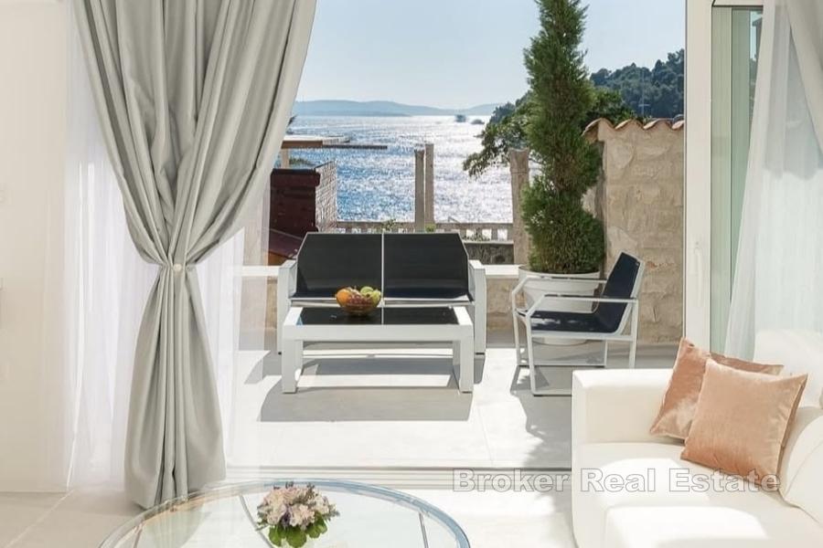 Bezvremenska mediteranska vila u samom srcu Hvara
