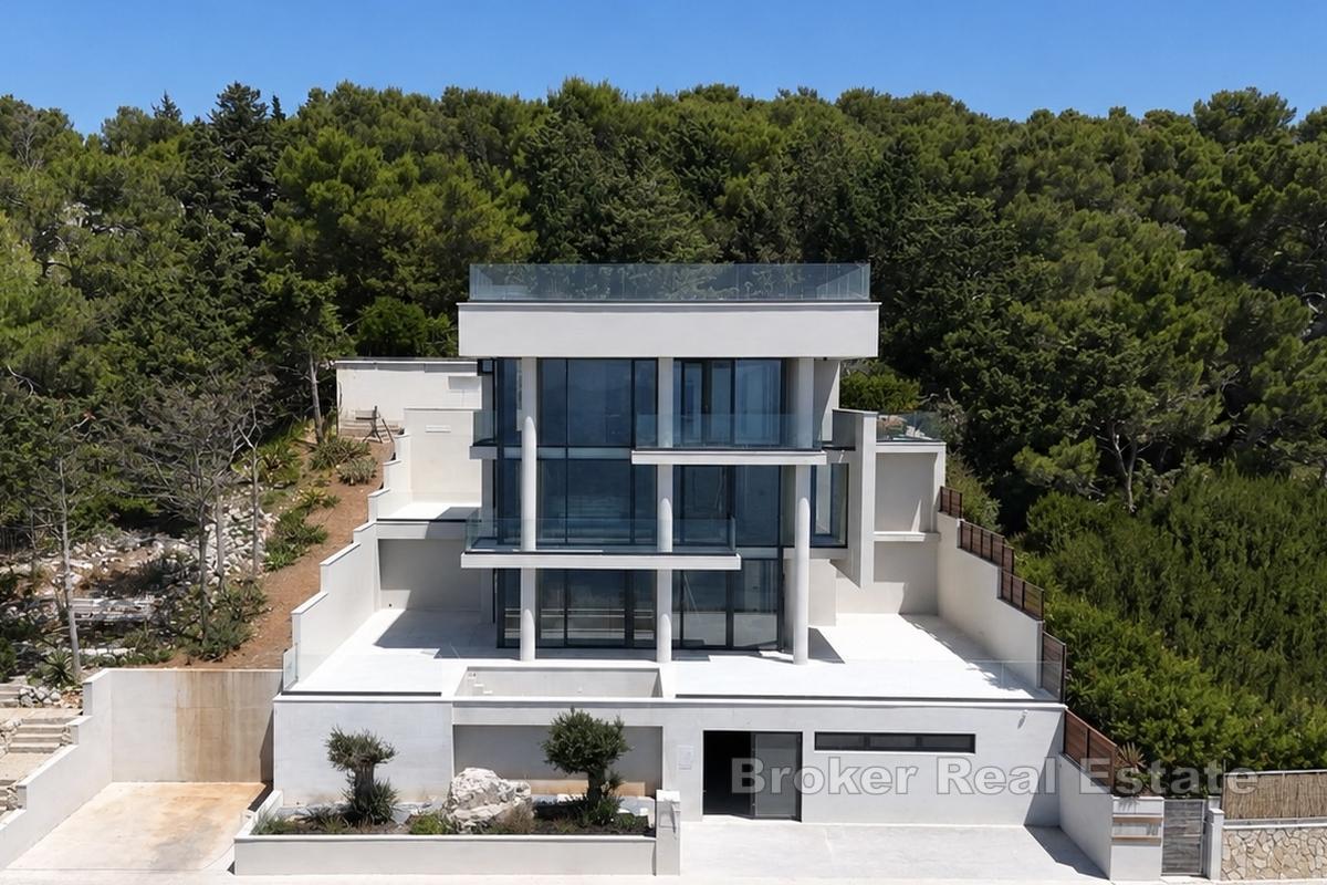 Moderne Villa am Meer mit Panoramablick