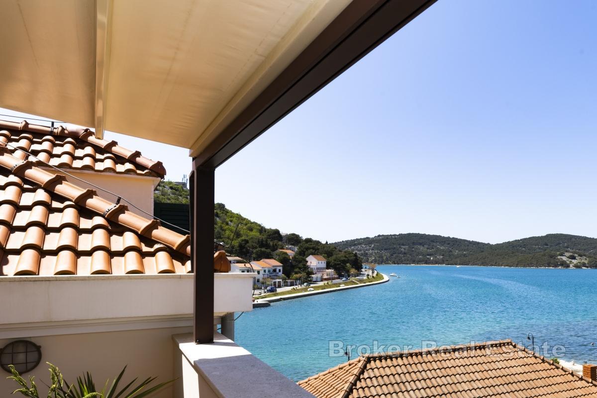 Okouzlující butikový hotel v první řadě u moře