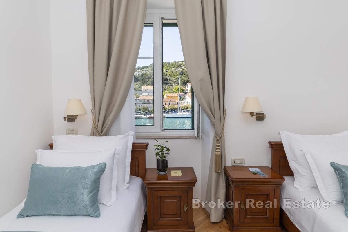 Okouzlující butikový hotel v první řadě u moře
