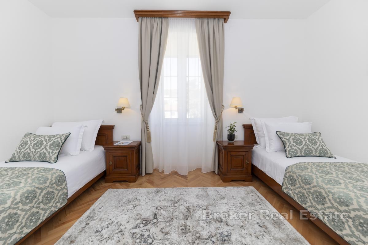 Okouzlující butikový hotel v první řadě u moře
