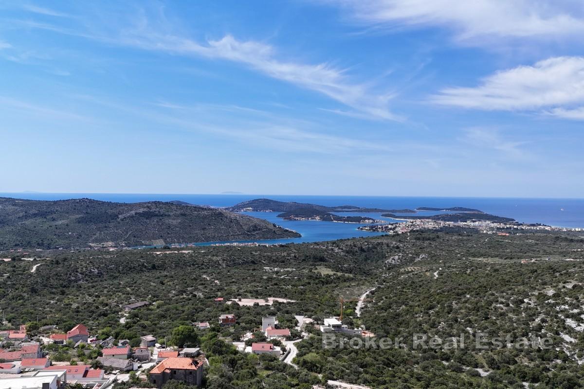 Terreno edificabile in posizione strategica con vista mare