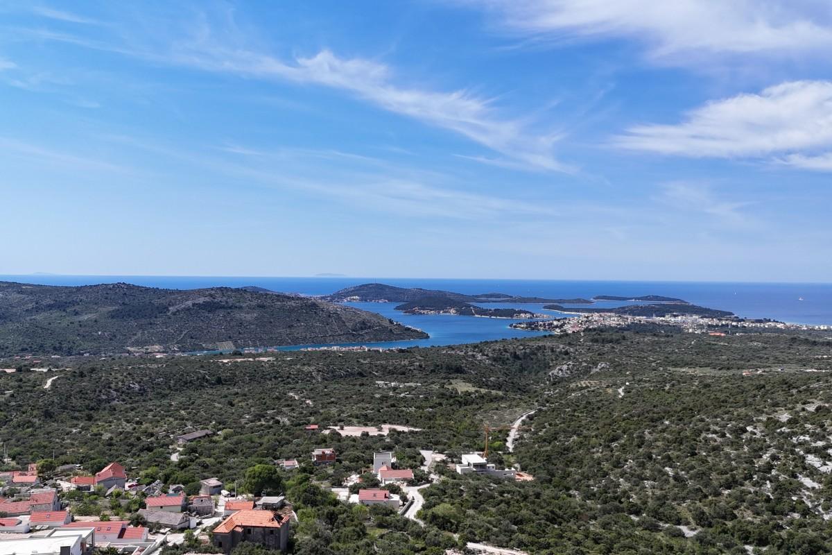 Terreno edificabile in posizione strategica con vista mare