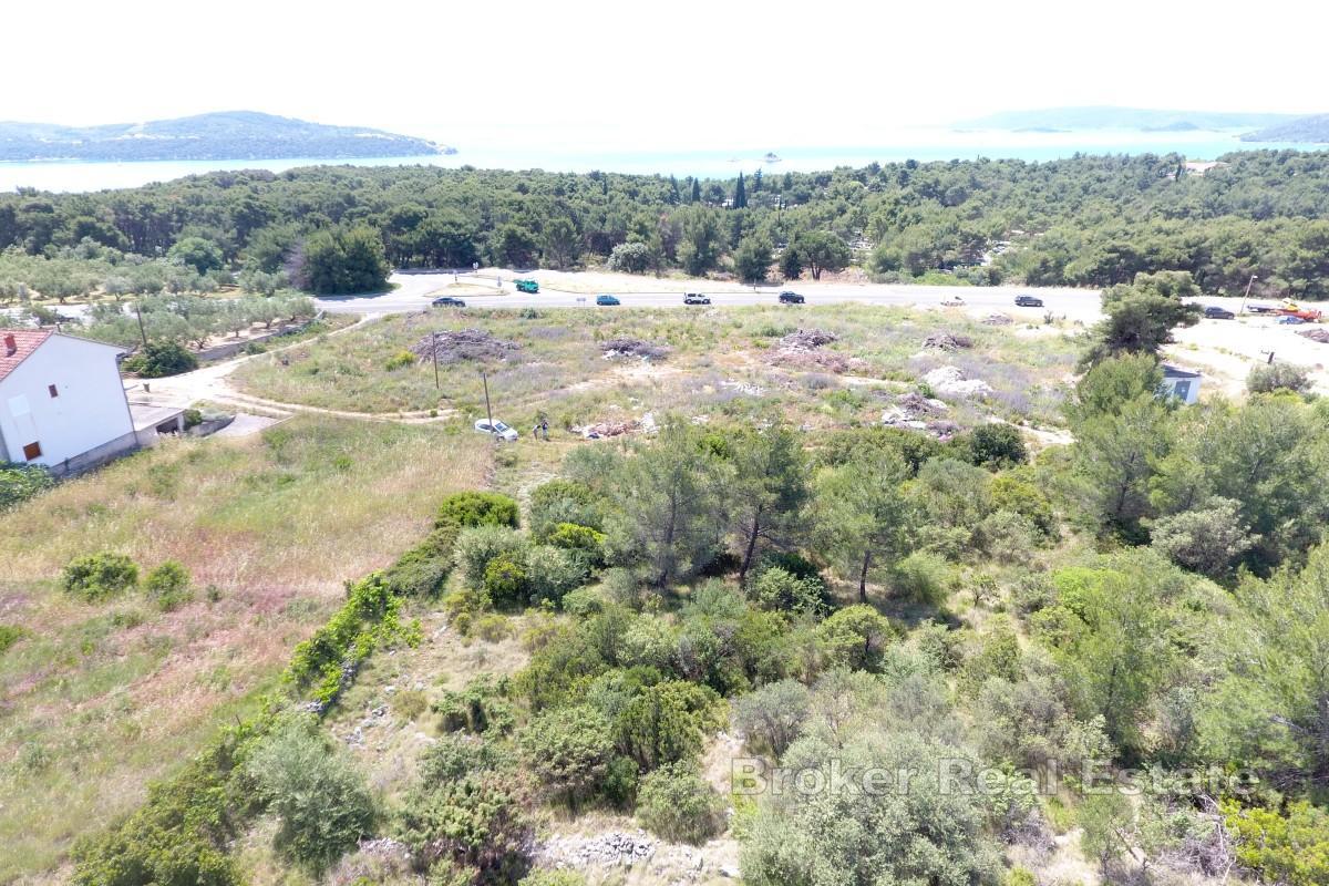 Ampio terreno edificabile con vista mare libera