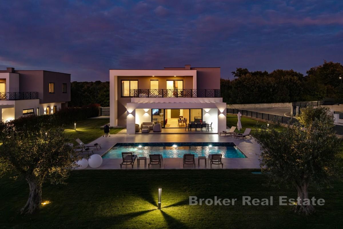 Modern designvilla med privat pool