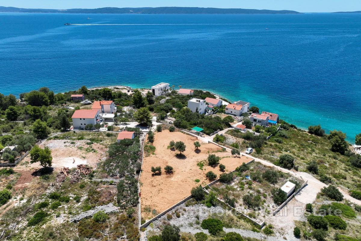 Výjimečný stavební pozemek na pobřeží s panoramatickým výhledem na moře a ostrovy