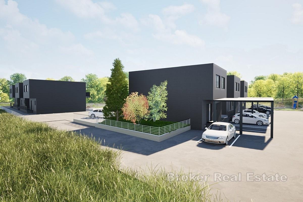 Casa unifamiliare con ampia terrazza e studio aggiuntivo
