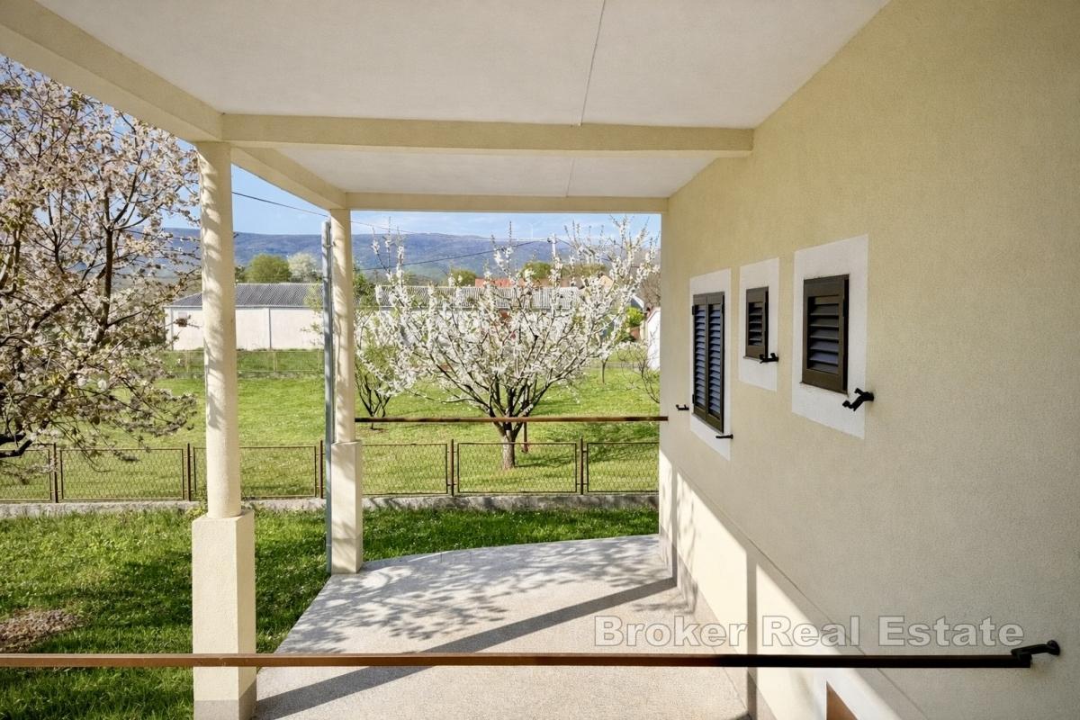 Casa indipendente con giardino e grande potenziale