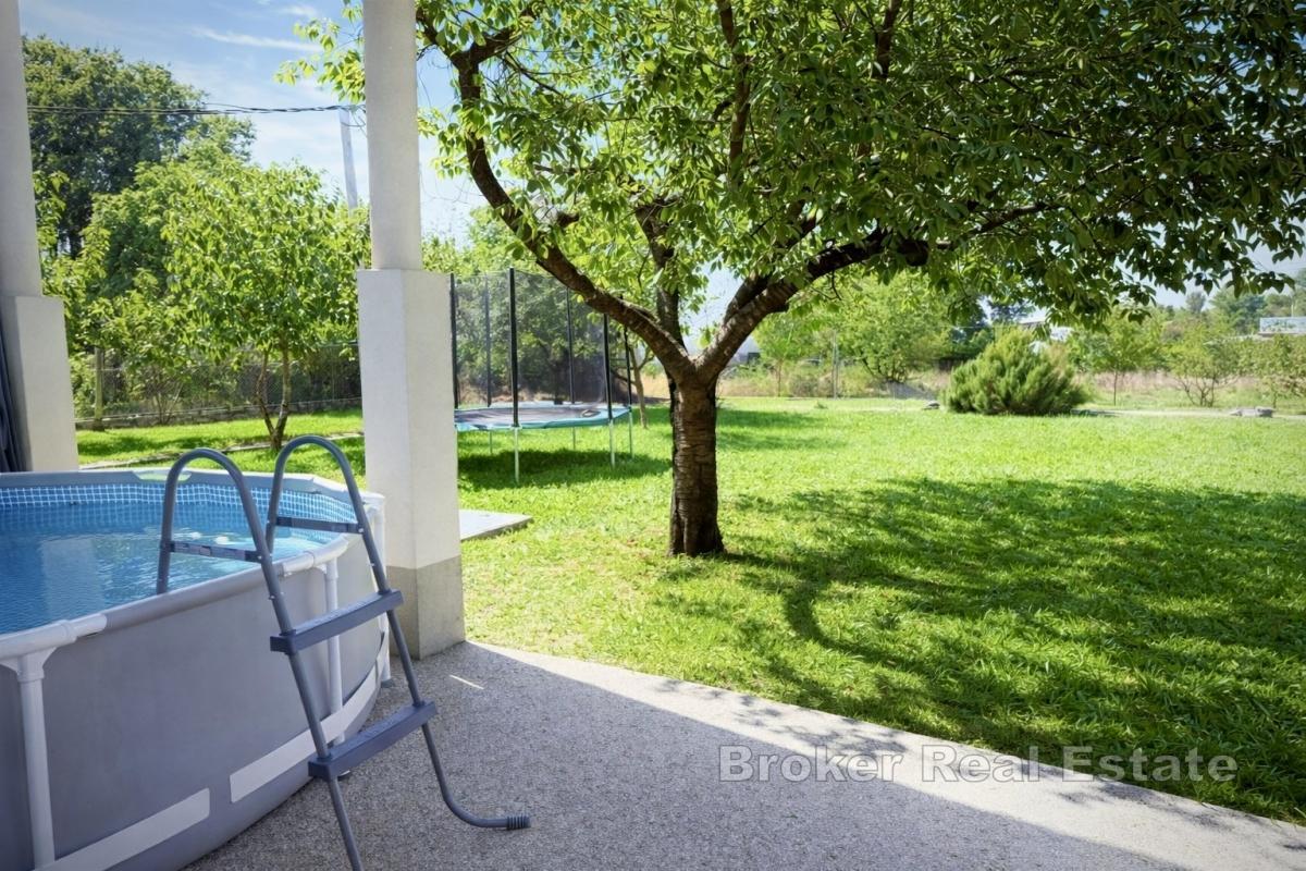 Casa indipendente con giardino e grande potenziale