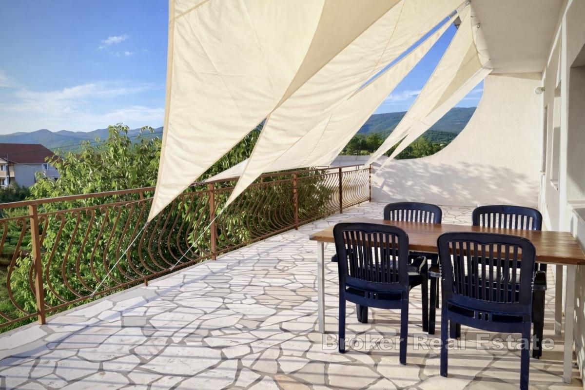 Casa indipendente con giardino e grande potenziale