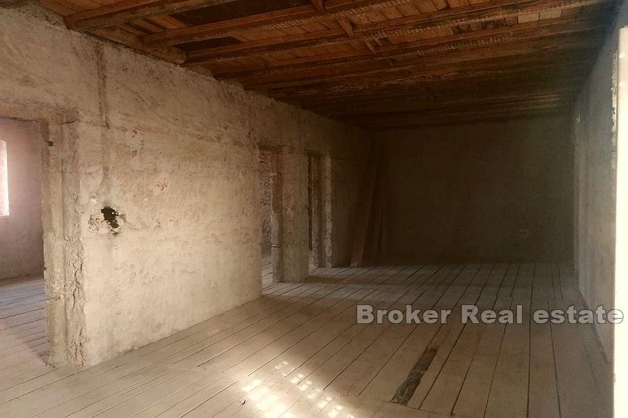 Unfinished apartment on a great location