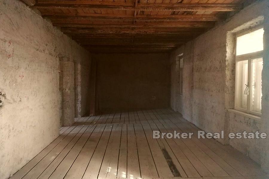 Unfinished apartment on a great location