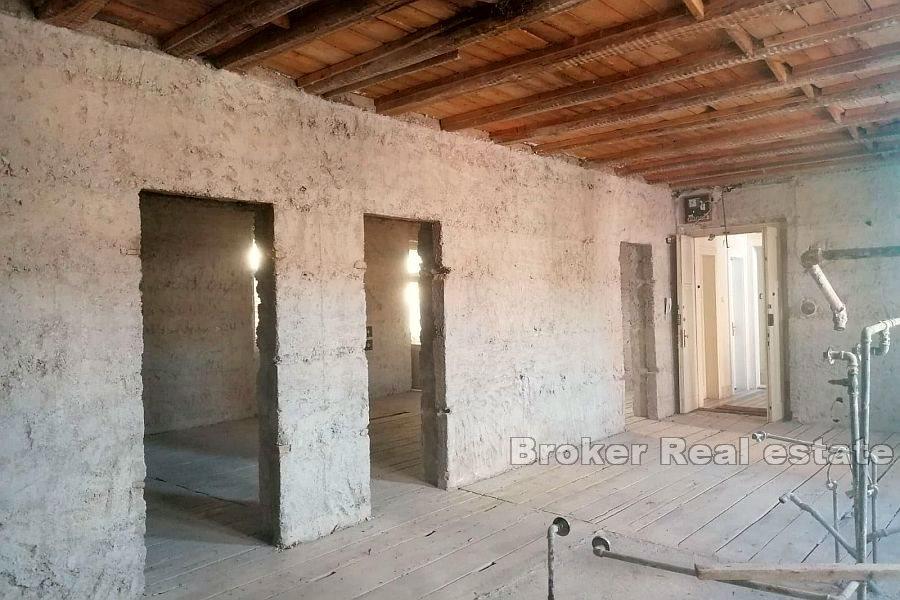 Unfinished apartment on a great location