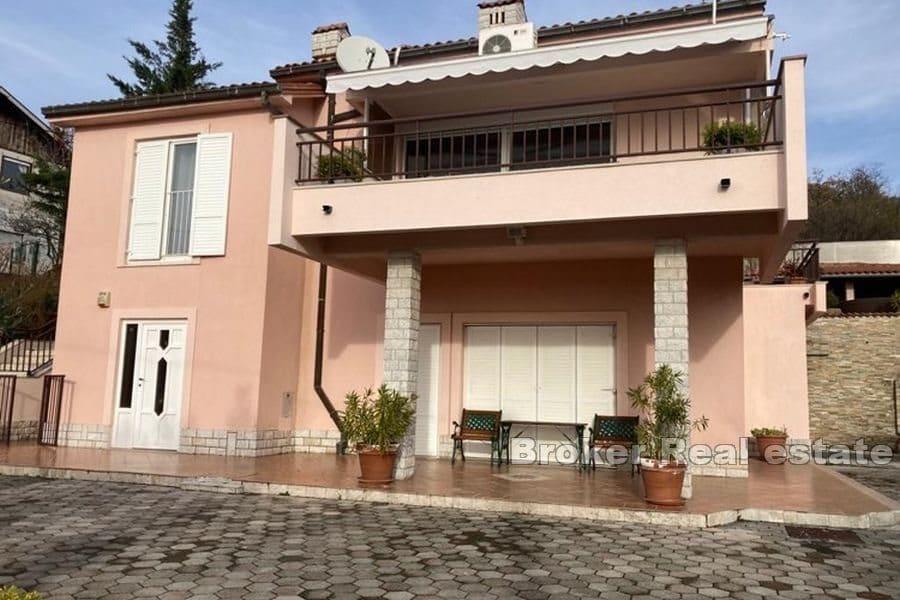Proprietà indipendente con piscina