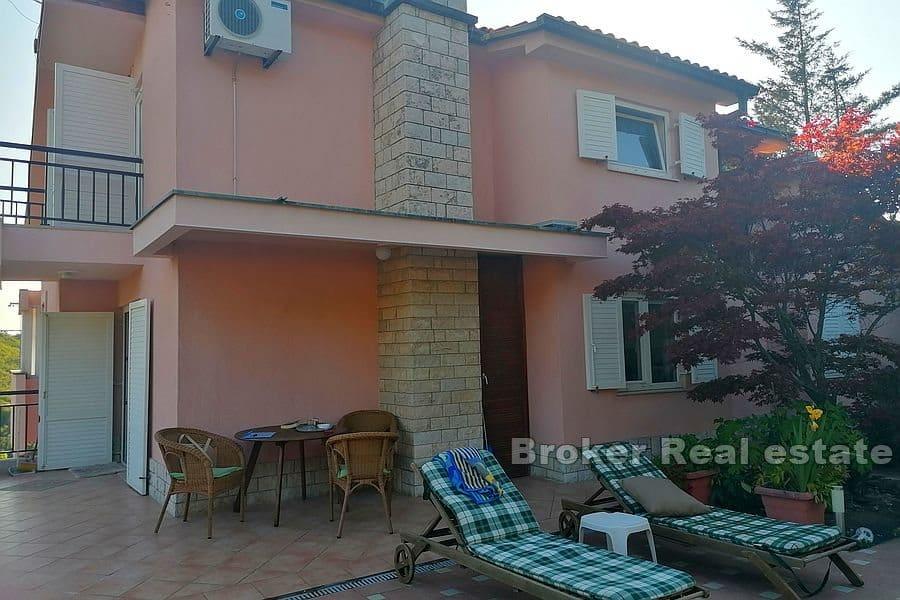 Proprietà indipendente con piscina