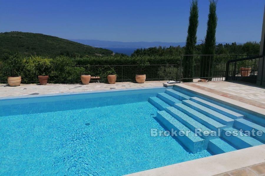 Haus mit Pool und Meerblick