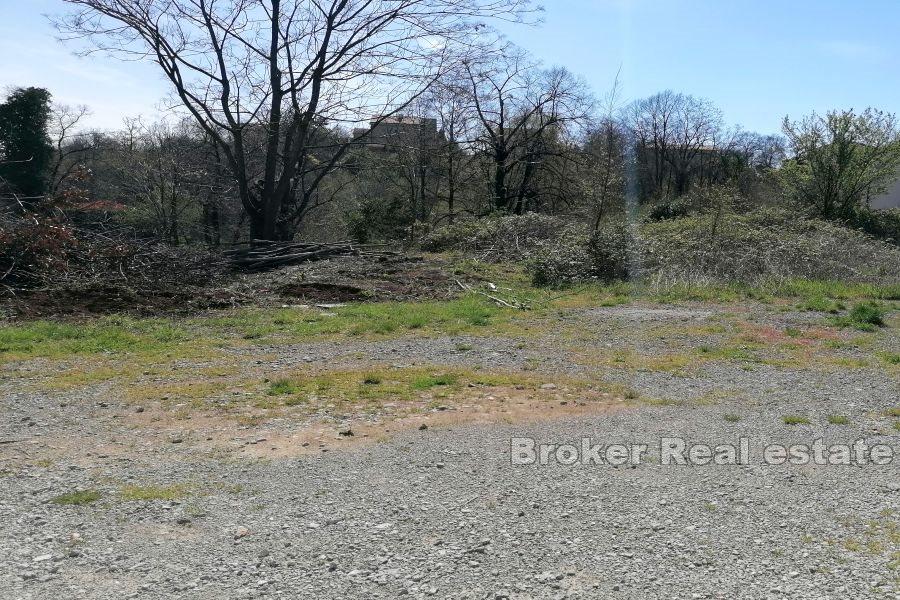 Building plot in a quiet location