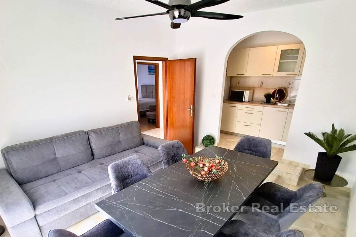 Zwei-Zimmer-Apartment mit Meerblick