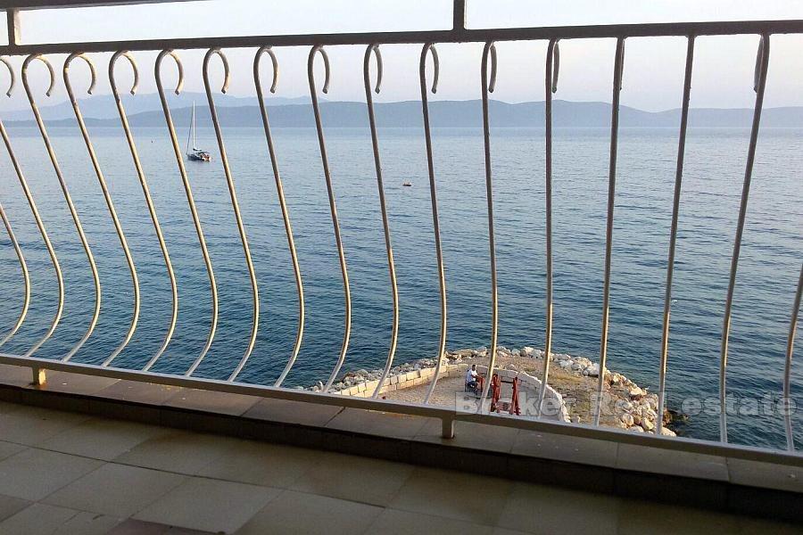 Maison / Villa, première rangée à la mer, à vendre