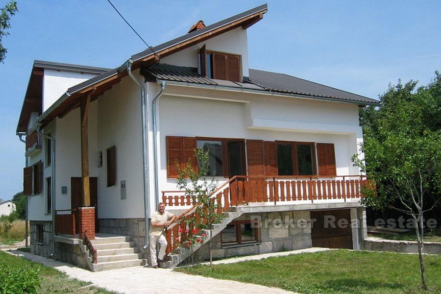 Maison / Villa, jolie maison récente sur magnifique emplacement