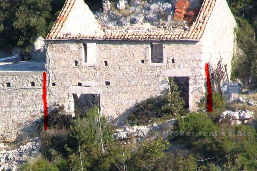 Maison / Villa, Maison ancienne en pierre à rénover, première rangée à la mer, à vendre