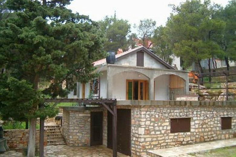 La maison / villa pour la reconstruction, front de mer, Ile de Brac