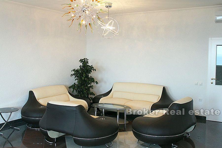Vacker villa med havsutsikt