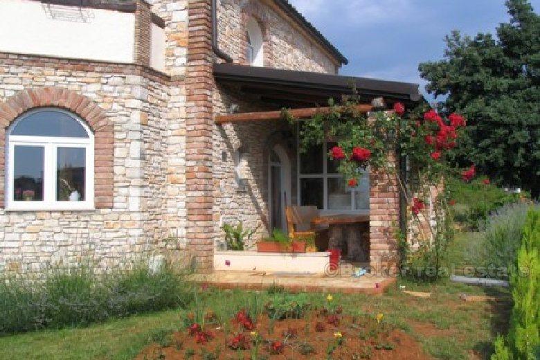Villa mit Pool