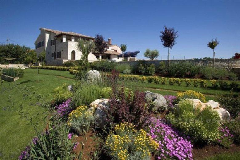 Luxusvilla mit Pool