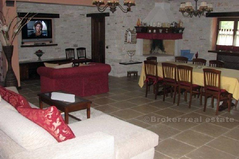 Luxusvilla mit Pool