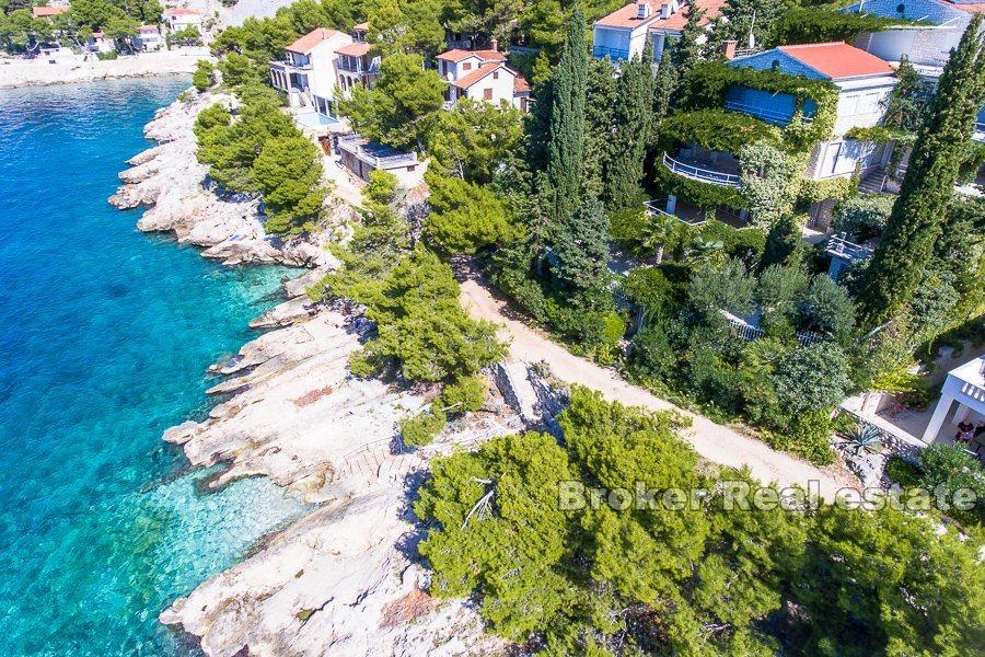 Lyxvilla, första raden mot havet