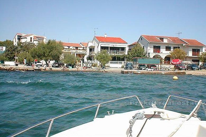 Maison / villa, première rangée de la mer