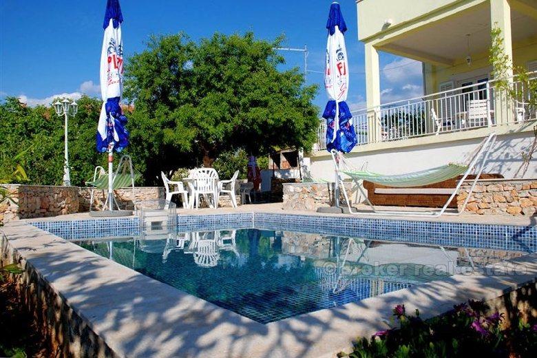 Casa con piscina