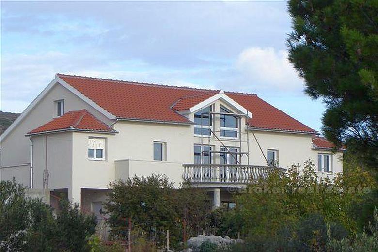 Kuća / vila, u uvali, prvi red do mora
