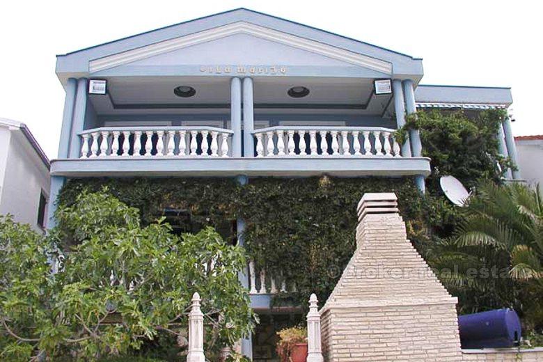 Casa / villa, prima fila al mare, con posto barca
