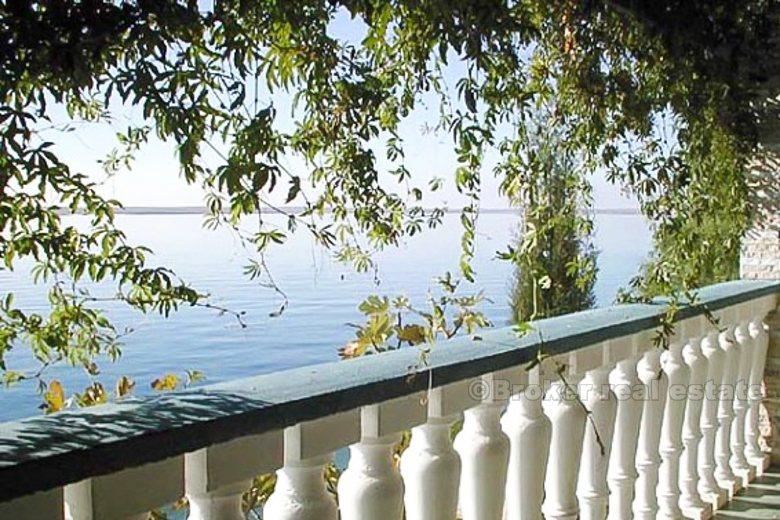 Casa / villa, prima fila al mare, con posto barca