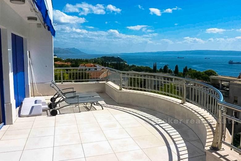 Moderne Villa mit Pool