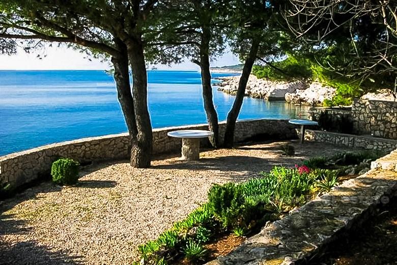 Kuća / vila, prvi red do mora