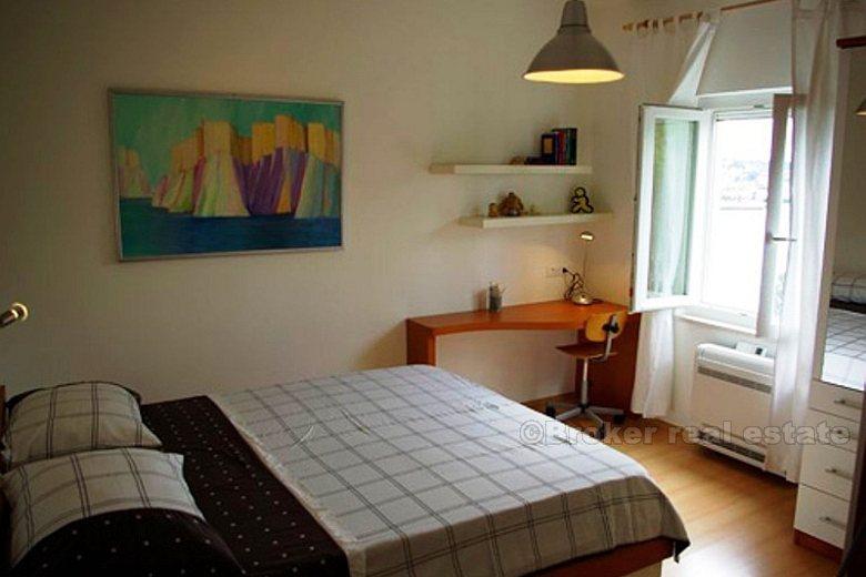 Kuća / Vila, Predivna moderna vila smještena u blizini centra grada, na prodaju