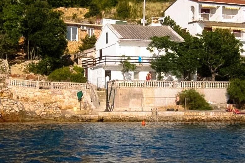 Hus / Villa i første rad til sjø, til salgs